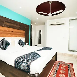 3* Hotel Amour Near Igi Delhi Airport